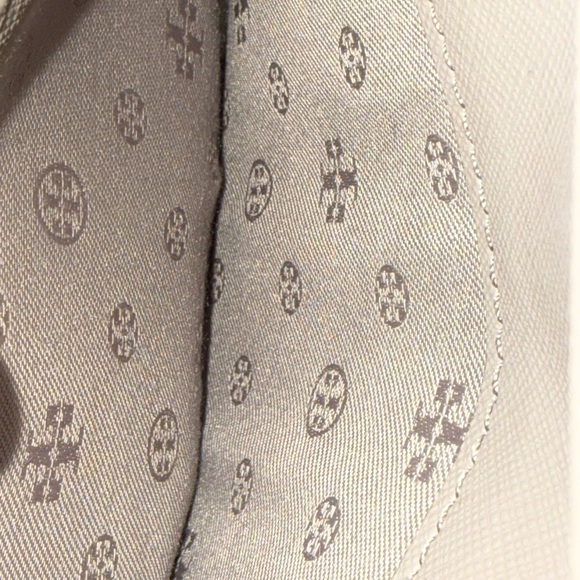 ✨EUC Tory Burch Diamond Laser Cut Zip Around, Leather Wallet/Wristlet - Picture 5 of 6